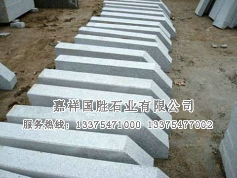 點(diǎn)擊查看詳細(xì)信息<br>標(biāo)題：路沿石 閱讀次數(shù)：2161
